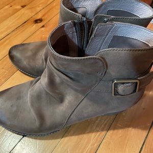 Dansko booties for woman